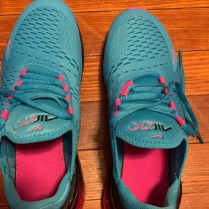 Women’s Nike A27C size 7.5 blue
